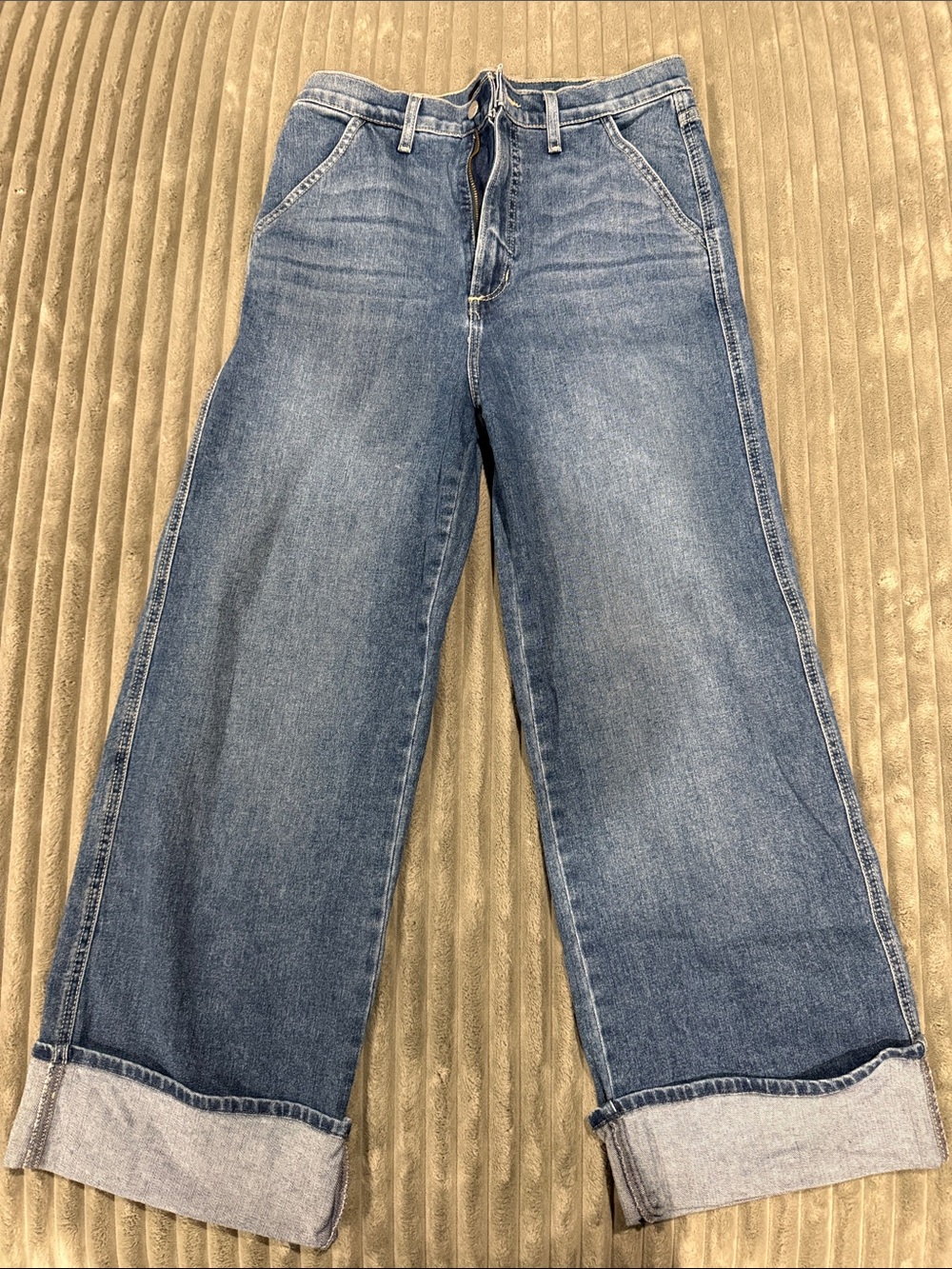 Joe's Jeans Wide-Leg Jeans in Medium Blue Wash